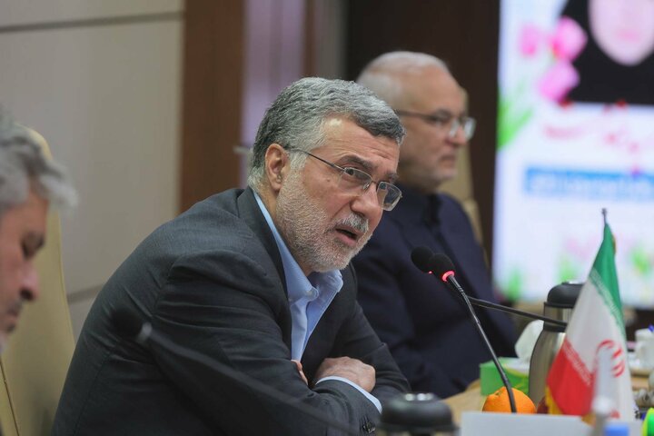 نشست کمیسیون برنامه و‌ بودجه با وزیر بهداشت و درمان