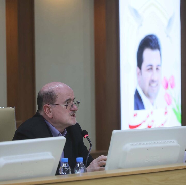 نشست کمیسیون برنامه و‌ بودجه با وزیر بهداشت و درمان