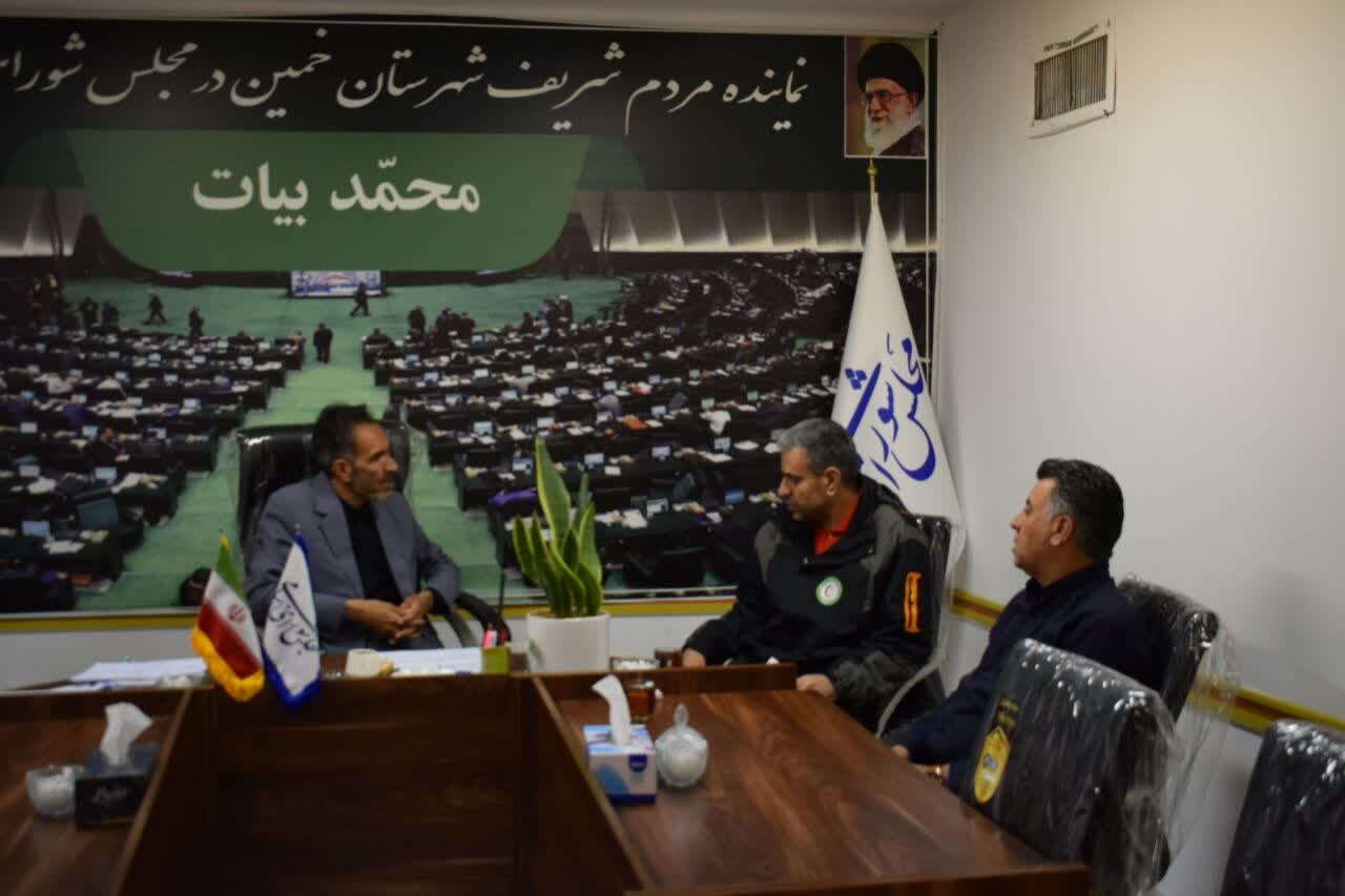 جلسه بررسی عملکرد امدادرسانی به آسیب‌دیدگان جنگ در خمین