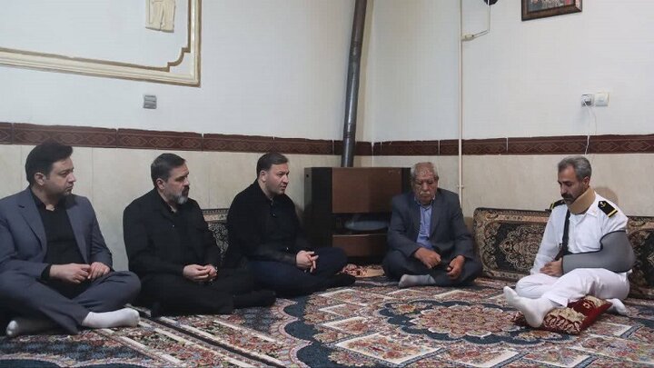 عیادت و دیدار رشیدی با حامد مومنه ملوان جانباز ناو دنا