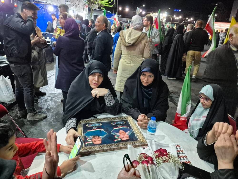 خدادادی: نقش زنان در تقویت همبستگی اجتماعی برجسته است/ قیصری: خانواده‌های شهدا ستون‌های استوار جامعه هستند