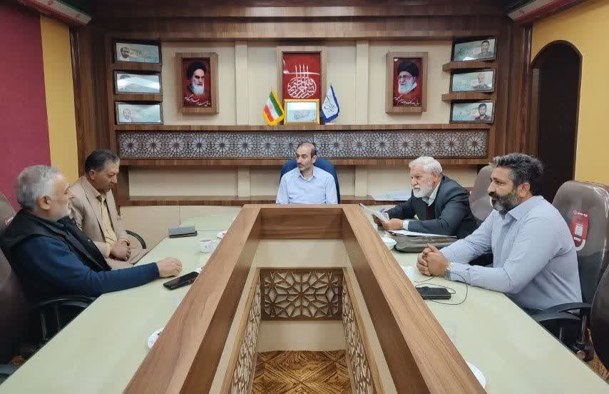 دیدار ابوترابی با مدیرعامل شهرک صنعتی نجفآباد/ آسیبهای ناشی از حملات دشمن در جنگ رمضان پیگیری شد