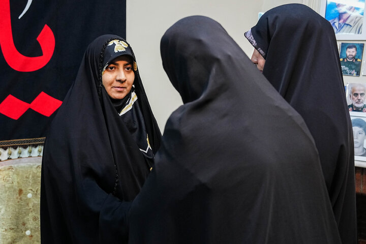 دیدار جمعی از نمایندگان مجلس با خانواده شهیده تجمعات مردمی