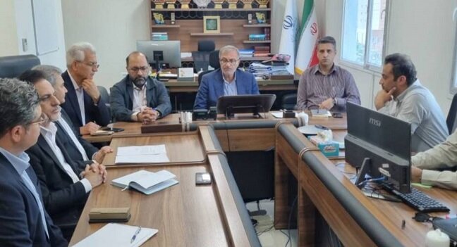 پیگیری احمد مرادی جهت تسریع در بازسازی و مقاوم‌سازی اماکن مسکونی و تجاری آسیب‌دیده/انتقاد از صف های بنزین در هرمزگان