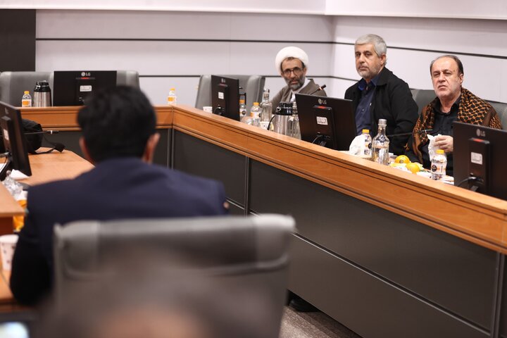 نشست هم‌اندیشی نمایندگان در اجرای سیاست‌های کلی نظام