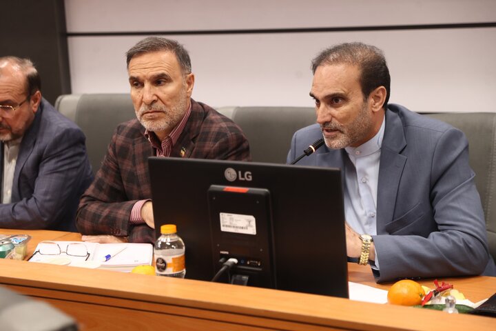 نشست هم‌اندیشی نمایندگان در اجرای سیاست‌های کلی نظام