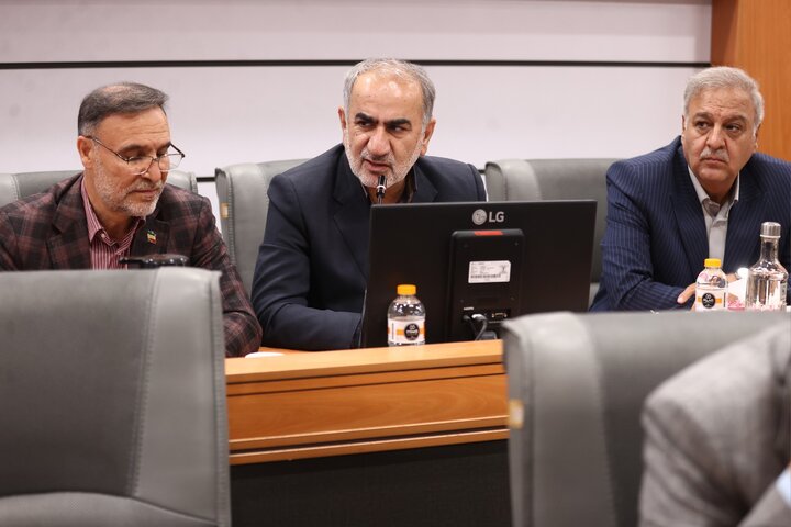 نشست هم‌اندیشی نمایندگان در اجرای سیاست‌های کلی نظام