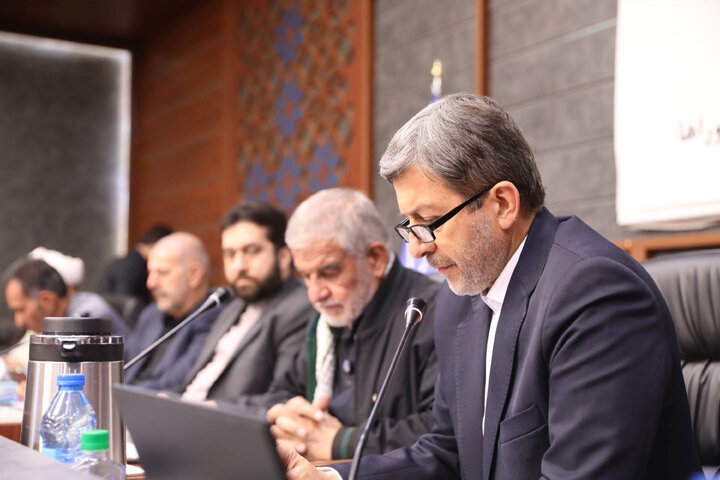 نشست کمیسیون شوراها با حضور استاندار اصفهان