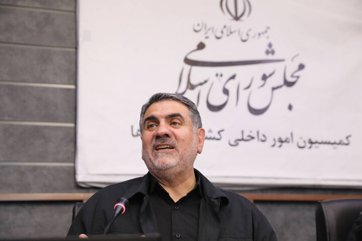 نشست کمیسیون شوراها برای بررسی طرح تشکیل وزارت مدیریت بحران