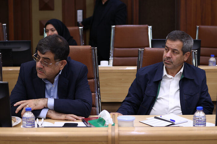 اعضای مجمع نمایندگان استان تهران از تاسیسات انبار نفت ری