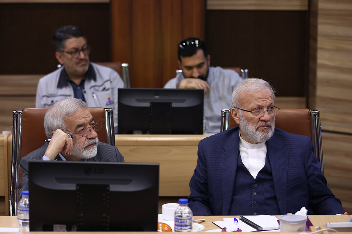 اعضای مجمع نمایندگان استان تهران از تاسیسات انبار نفت ری