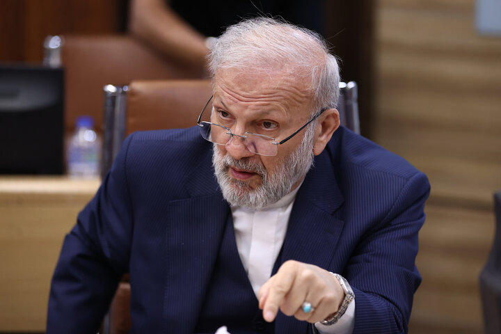 اعضای مجمع نمایندگان استان تهران از تاسیسات انبار نفت ری