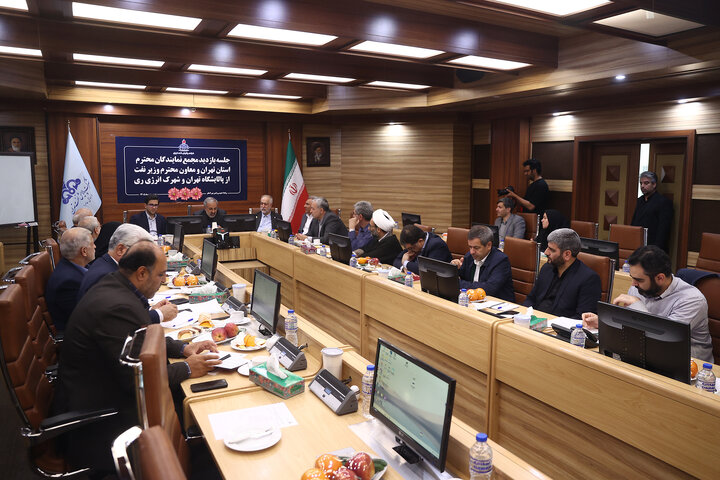 اعضای مجمع نمایندگان استان تهران از تاسیسات انبار نفت ری