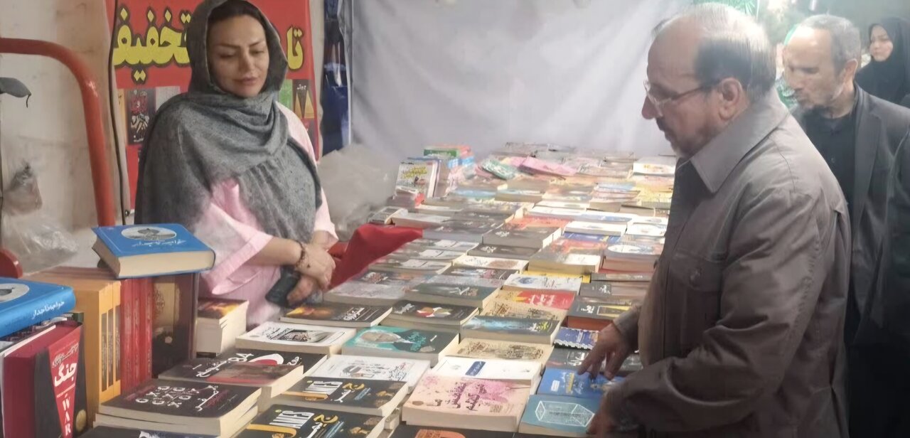 بازدید حدادی از نمایشگاه فرهنگ اقوام در کردان