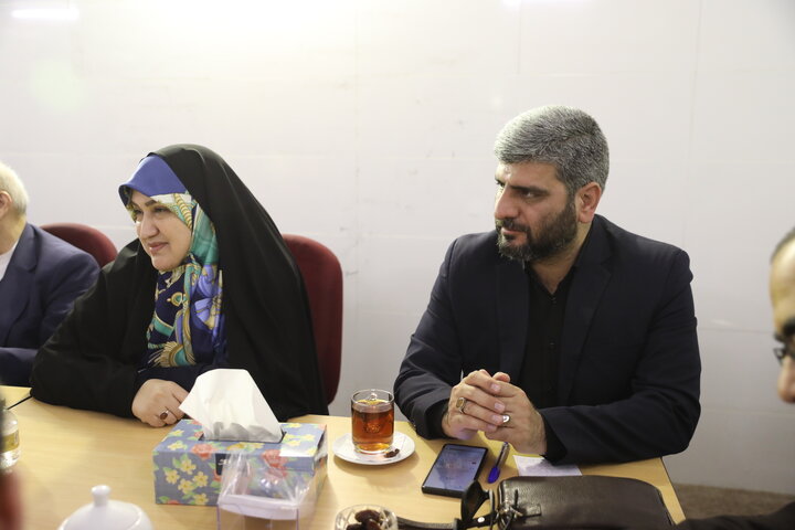 نشست اعضای مجمع نمایندگان استان تهران با شهردار تهران