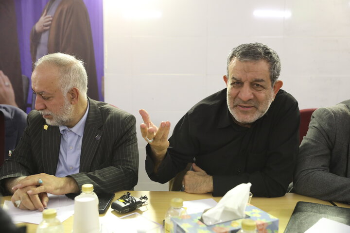 نشست اعضای مجمع نمایندگان استان تهران با شهردار تهران