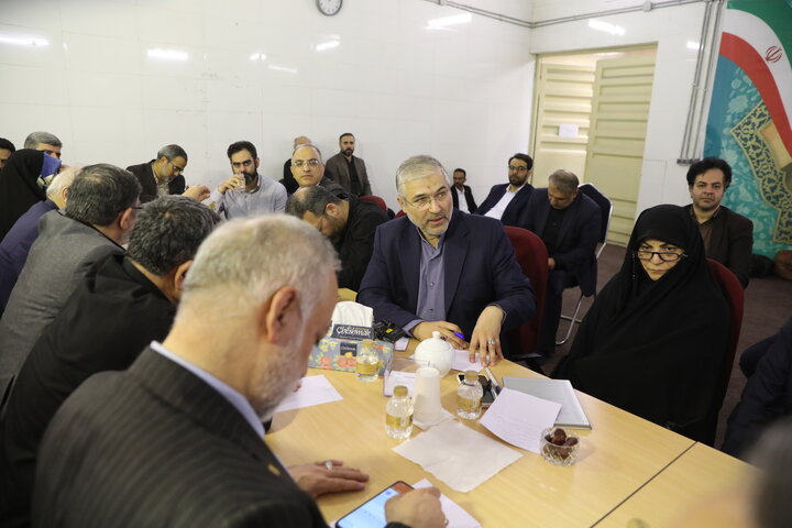 نشست اعضای مجمع نمایندگان استان تهران با شهردار تهران