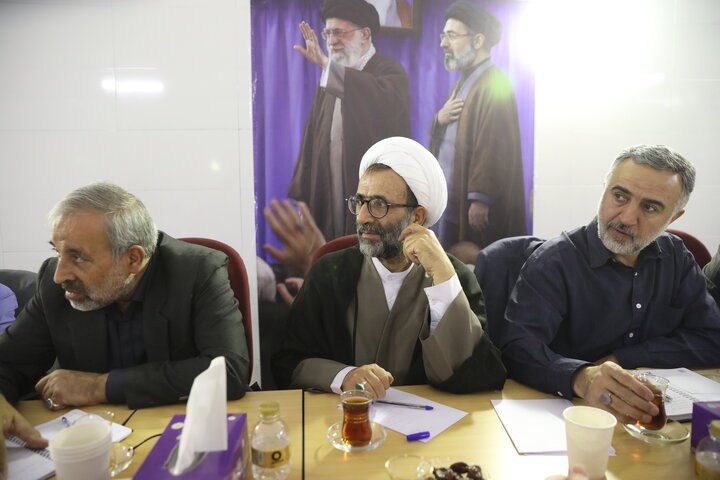نشست اعضای مجمع نمایندگان استان تهران با شهردار تهران
