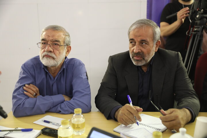 نشست اعضای مجمع نمایندگان استان تهران با شهردار تهران