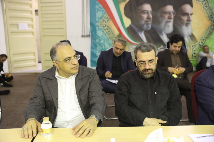 نشست اعضای مجمع نمایندگان استان تهران با شهردار تهران