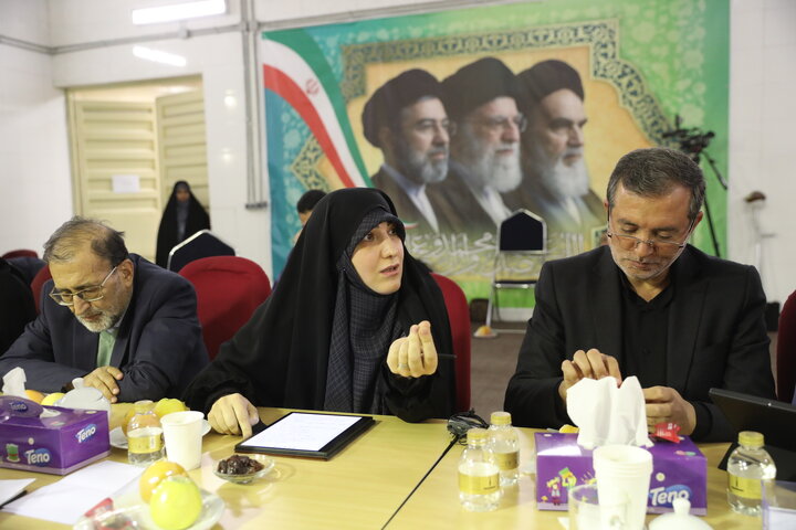 نشست اعضای مجمع نمایندگان استان تهران با شهردار تهران