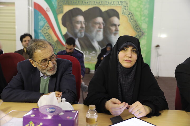 نشست اعضای مجمع نمایندگان استان تهران با شهردار تهران
