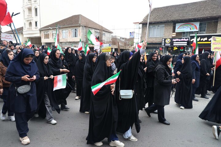 حضور حاجی بابایی در رژه بسیج مردمی و اقشار شهرستان آستارا