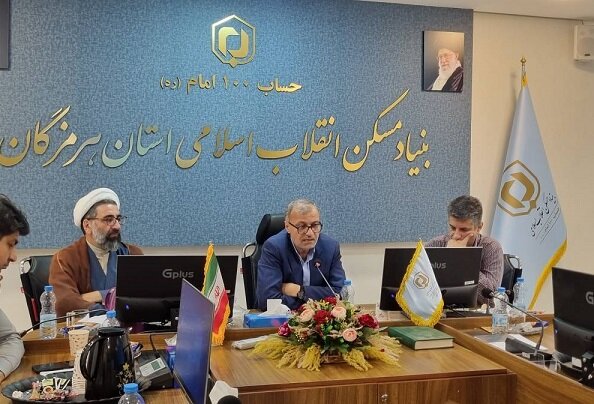 نشست احمد مرادی با مدیرکل و معاونین بنیاد مسکن انقلاب اسلامی هرمزگان /بررسی مشکلات نیروگاه‌های برق استان هرمزگان
