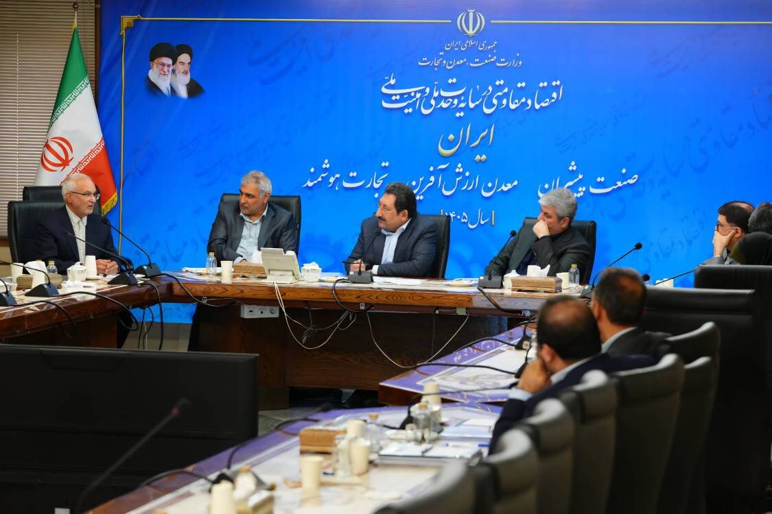 پایداری شبکه توزیع و مدیریت مناسب تأمین کالا در ایام جنگ/ باید از سرایت غیرمنطقی افزایش قیمتها به کلیه گروههای کالایی جلوگیری کرد