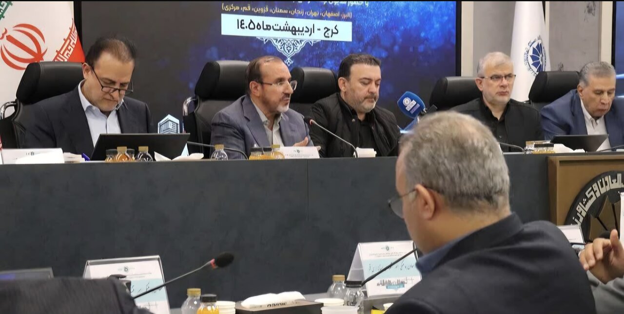 حضور حدادی در نشست هم‌اندیشی راهبردهای تاب‌آوری اقتصادی در شرایط بحران