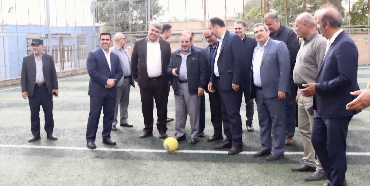 باشگاه فوتبال هنرستان فنیوحرفهای پسرانه میقات هشتگرد افتتاح شد