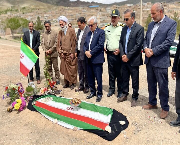 دیدار محسنی‌ثانی با خانواده شهید الداغی در سالروز شهادت جوانمرد سبزوار/ ادای احترام به مقام شهید عباسی در روستای تندک