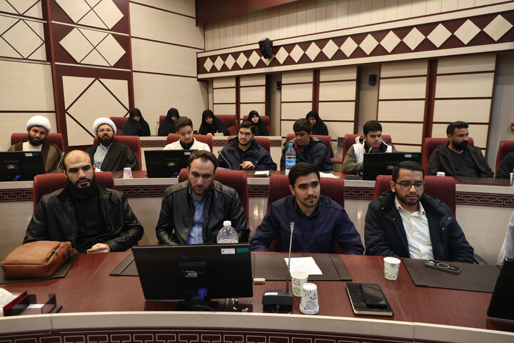 حضور دکتر حاجی‌بابایی در نشست همفکری اعضای جبهه انقلاب استان زنجان