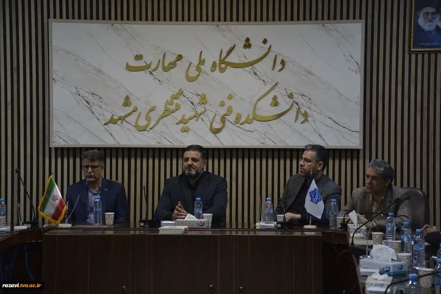 حقوق کارکنان دانشگاه‌ها را تا نتیجه نهایی پیگیری می‌کنم/ اینترنت 4G به روستای قلیچ‌آباد رسید