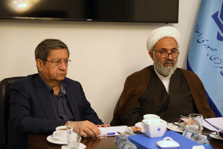 نشست اعضای کمیسیون اصل نود با رییس و معاونین بانک مرکزی