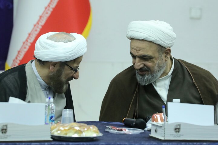 نشست اعضای کمیسیون فرهنگی با مسئولین دفتر تبلیغات اسلامی قم