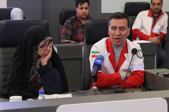 نشست مشترک کمیسیون بهداشت و فراکسیون حلال احمر با رئیس جمعیت حلال احمر