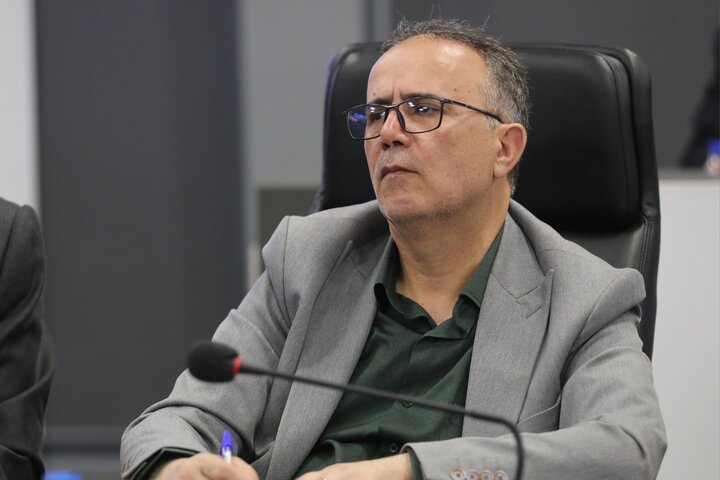 نشست مشترک کمیسیون بهداشت و فراکسیون حلال احمر با رئیس جمعیت حلال احمر