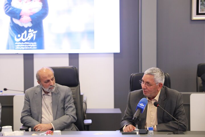 نشست مشترک کمیسیون بهداشت و فراکسیون حلال احمر با رئیس جمعیت حلال احمر