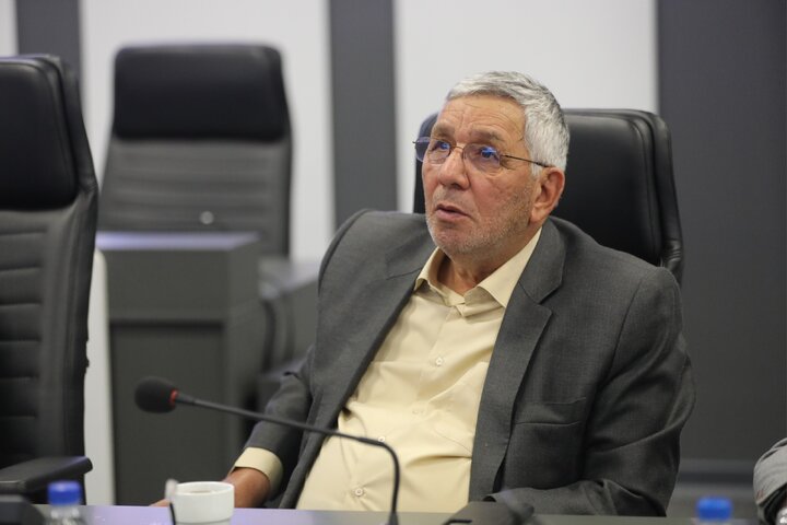 نشست مشترک کمیسیون بهداشت و فراکسیون حلال احمر با رئیس جمعیت حلال احمر
