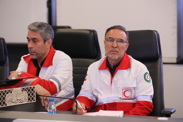 نشست مشترک کمیسیون بهداشت و فراکسیون حلال احمر با رئیس جمعیت حلال احمر
