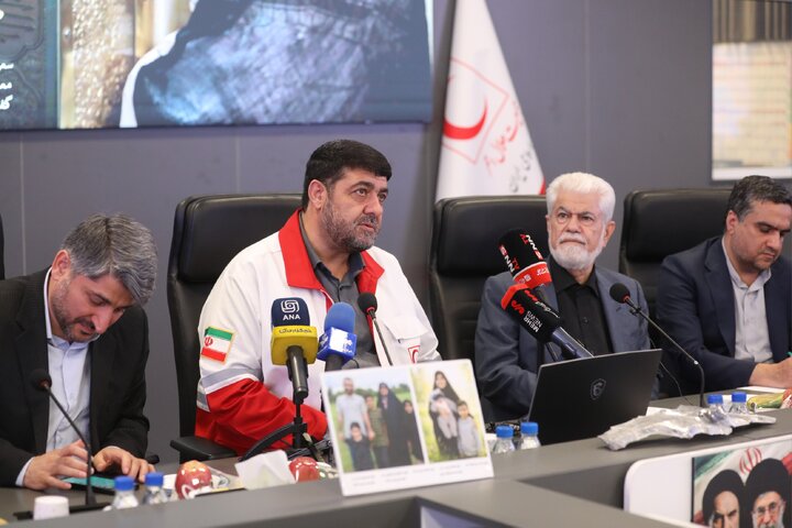 نشست مشترک کمیسیون بهداشت و فراکسیون حلال احمر با رئیس جمعیت حلال احمر