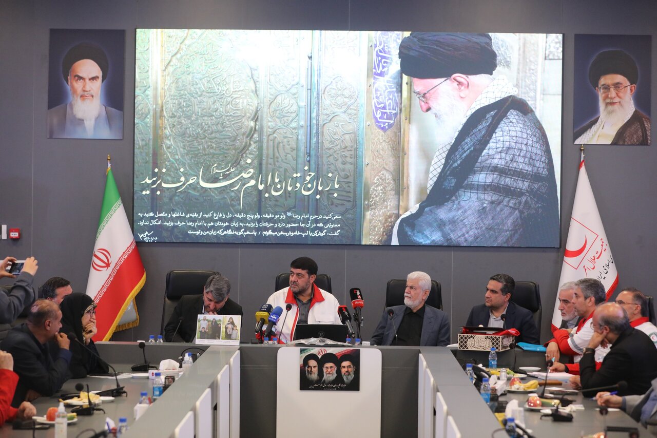 هلال‌احمر نهادی خدمت‌رسان و قابل اعتماد در نظام سلامت است/ ارائه اسناد نقض حقوق بشر توسط دشمن به صلیب سرخ جهانی و دادستان دیوان بین‌المللی/ درخواست ثبت «سابقه ایثارگری» برای نیروهای هلال‌احمر و اورژانس