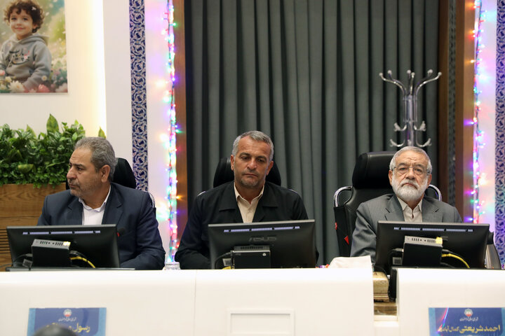 نشست مشترک کمیسیون شوراهای مجلس با استاندار و اعضا شورای شهر اصفهان