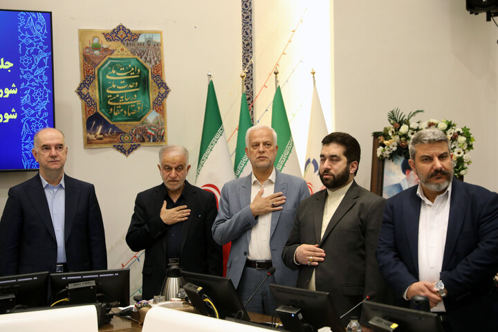 نشست مشترک کمیسیون شوراهای مجلس با استاندار و اعضا شورای شهر اصفهان