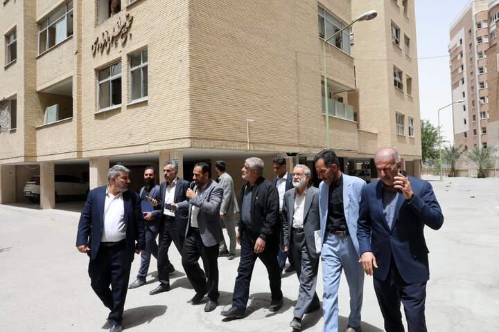 بازدید کمیسیون شوراها و امور داخلی مجلس از مناطق آسیب‌دیده اصفهان