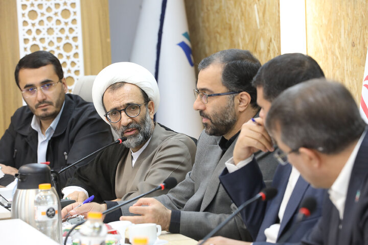 نشست مشترک هیأت رئیسه مجلس و اعضای کمیسیون اجتماعی با رئیس سازمان اداری و استخدامی