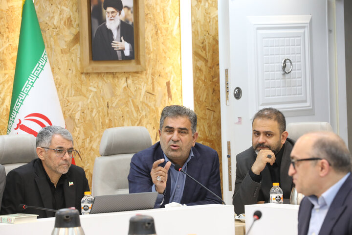 نشست مشترک هیأت رئیسه مجلس و اعضای کمیسیون اجتماعی با رئیس سازمان اداری و استخدامی