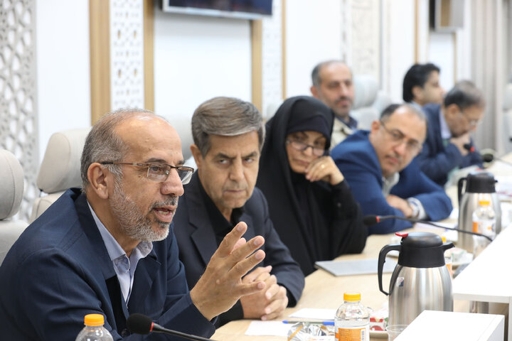 نشست مشترک هیأت رئیسه مجلس و اعضای کمیسیون اجتماعی با رئیس سازمان اداری و استخدامی