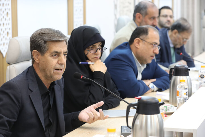 نشست مشترک هیأت رئیسه مجلس و اعضای کمیسیون اجتماعی با رئیس سازمان اداری و استخدامی